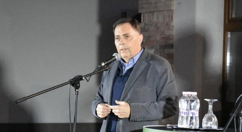 Verekedés tört ki a Pócs János által szervezett G.w.M koncert után Jászberényben