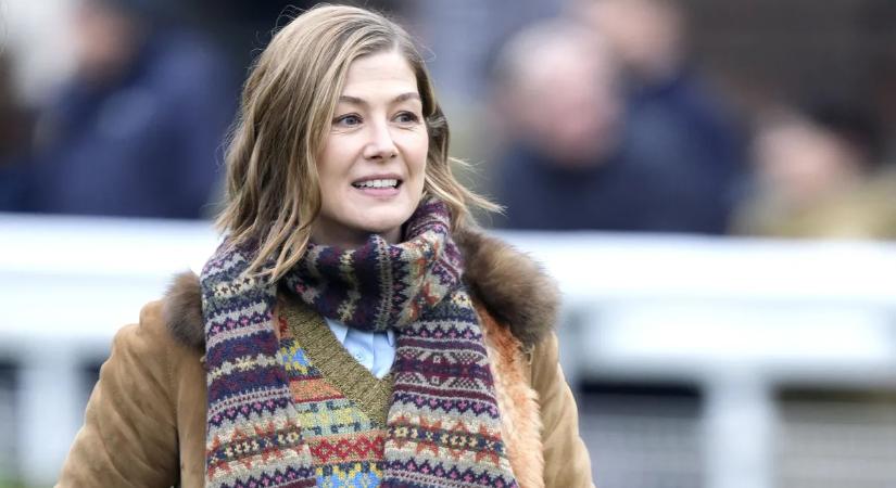 „Teljes bukás volt” — Rosamund Pike karrierjét majdnem tönkretette ez a film