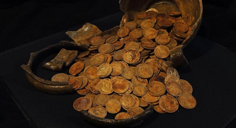 Az orosz polgárháború idején elrejtett kincsre bukkantak