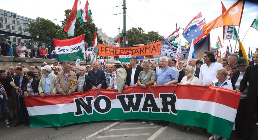 „Álljunk ki Orbán Viktor mellett, mondjuk ellent a zsarolásnak!” – Széles Diána is a Békemenetre hív mindenkit