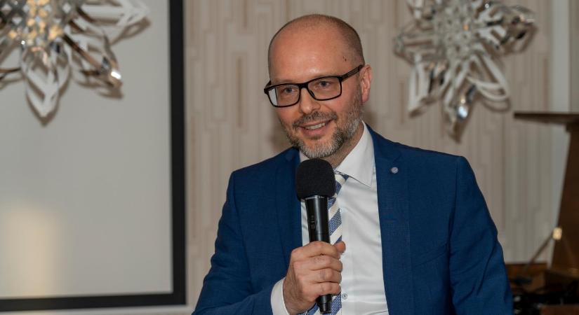 Lemondott a Nyírő Gyula OPAI mágus főigazgatója, akinek több százan követelték a távozását