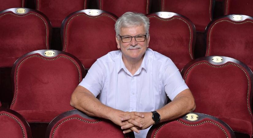 Magyar Bronz Érdemkereszttel tüntették ki a Csiky Gergely Színház szcenikusát, Szalai Józsefet