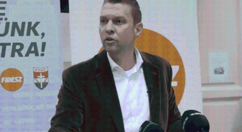 Hiába keres már így is milliókat több fideszes képviselőjelölt, a kormány most újabb milliókkal toldotta meg a fizetésüket