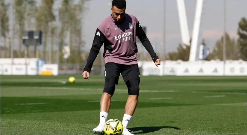 Mbappé pénteken már labdával edzett, a City elleni visszavágón bevethetik