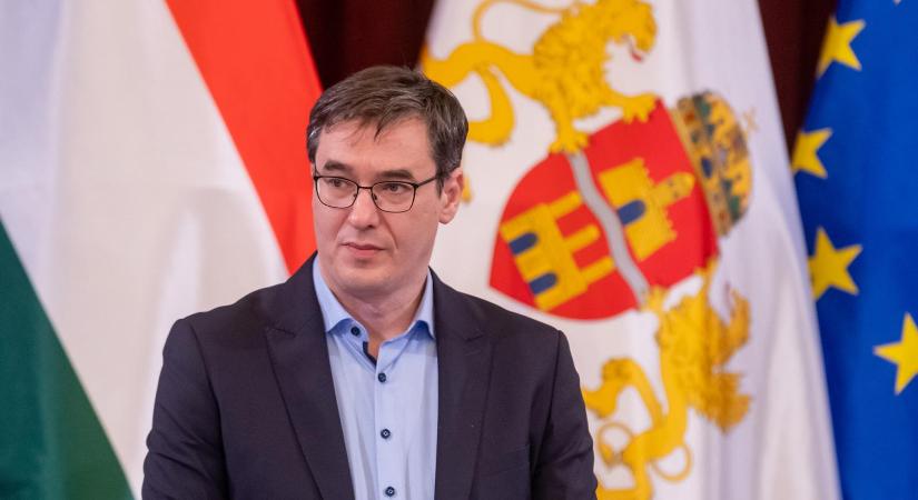 Eltávolítják a fákra rögzített választási plakátokat Budapesten