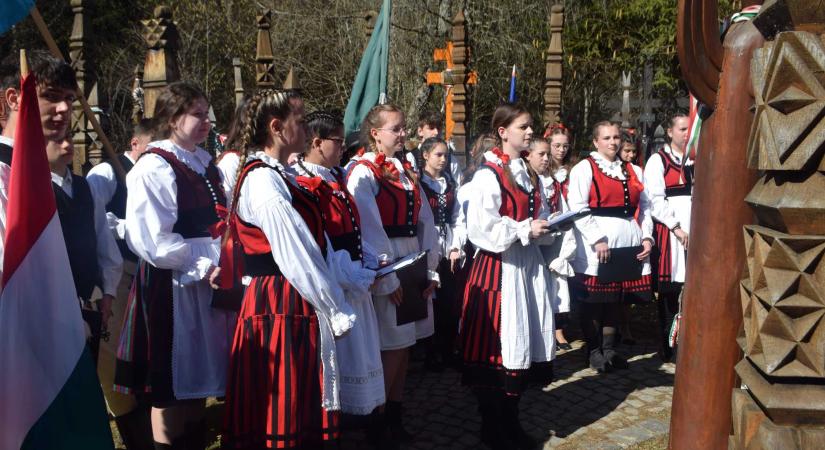 Háromszéki diákok emlékeztek meg a nyergestetői hősökről