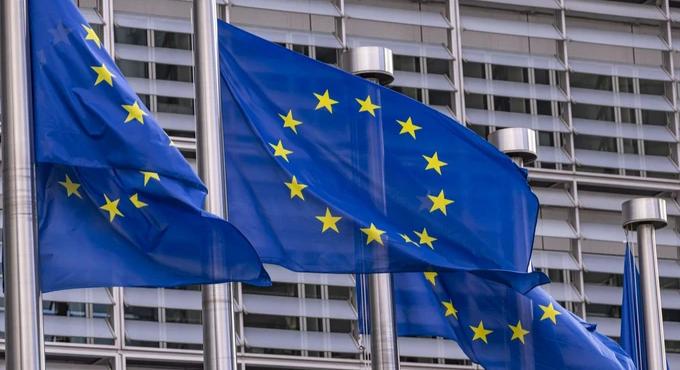 Az EU felfüggeszti a 2 millió euró összegű Velencei Biennálé projektet, ha Oroszország is részt vesz a kiállításon