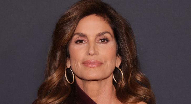 Szétszedték a netezők Cindy Crawfordot, miután megmutatta, hogy indul egy átlagos reggele