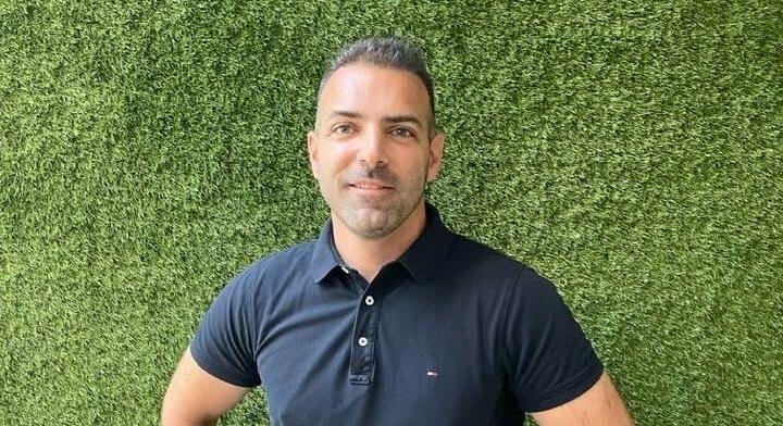 Karlendítős fotót hozott nyilvánosságra a Hetek Tárkányi Zsoltról, a Tisza Párt szerint szó nincs náci kézmozdulatról