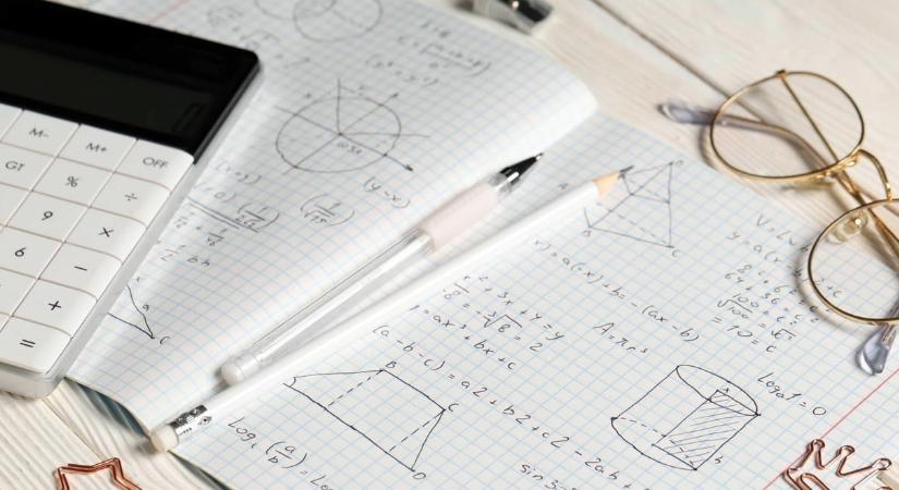 Hibás oldalak a függvénytáblázatban: a javításokat ki lehet nyomtatni az érettségihez