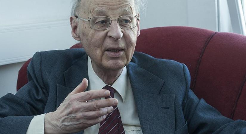 Meghalt Ritoók Zsigmond