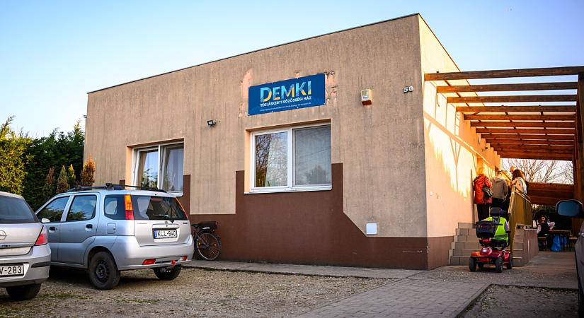 Tégláskerti Közösségi Ház néven újra megnyitotta kapuit a korábban Freedomként ismert intézmény – fotókkal, videóval