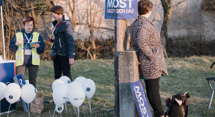 A Tisza állítása szerint megütötték és le is köpték egy mosonmagyaróvári női aktivistájukat