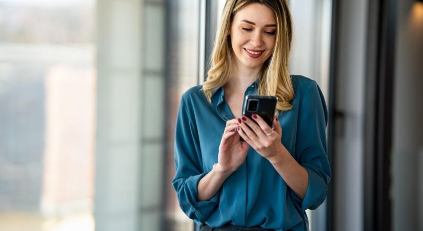 Mesterséges intelligencia segíthet párt találni az egyik legismertebb társkeresőn