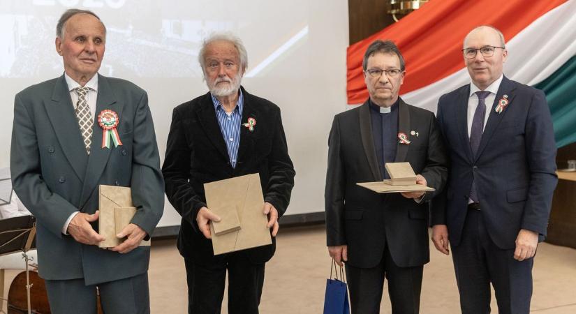 A Veszprémért végzett kiemelkedő munkájuk elismeréseként hárman is Pro Urbe díjat kaptak (galéria)