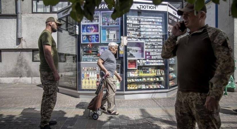 Kényszersorozás Ukrajnában: már az otthonukban sincsenek biztonságban a férfiak