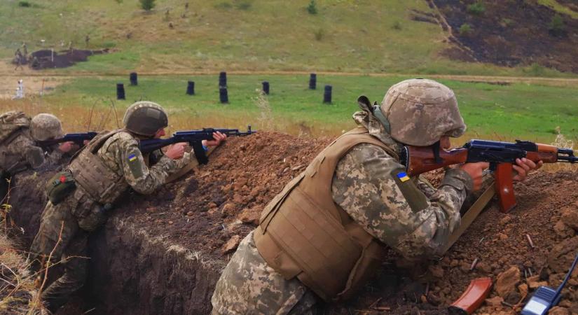 Lengyelország frissíti a harci kiképzési programját az ukrajnai háború miatt