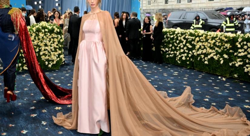 Maya Hawke imádja a házas életet, szerinte ez a kapcsolatuk titka a férjével