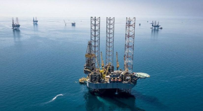 Most van baj: a világ legnagyobb olajexportőre beszakította a termelést, napi 2 millió hordó tűnik el azonnal – rögtön kilőtt az olaj ára