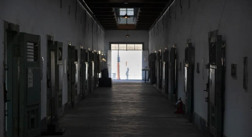 Felelőtlenül vezetett a 18 éves lány, két barátját vitte a halálba