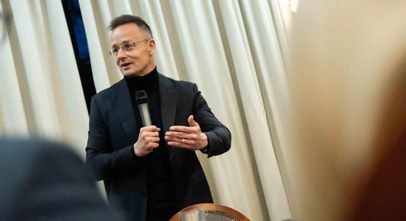 Szijjártó Péter: Szuverén nemzeti kormányra van szükség a háborúból való kimaradáshoz