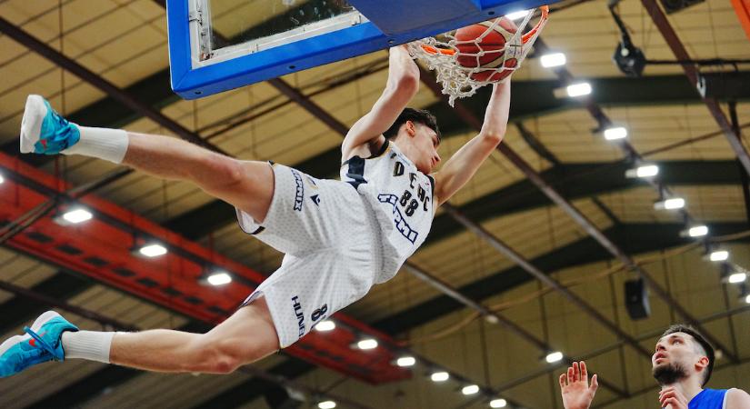 A Sopron ellen tértek vissza a győzelem útjára a DEAC kosarasai