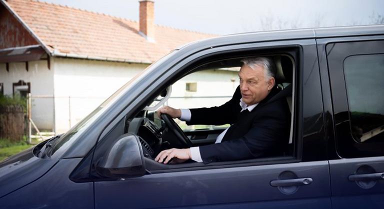 Orbán Viktor elárulta, hogyan tanult meg vezetni