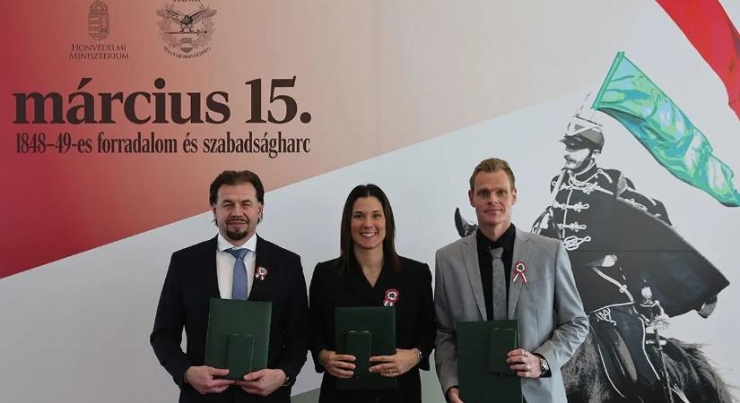 Sportolókat és sportvezetőket díjazott a köztársasági elnök