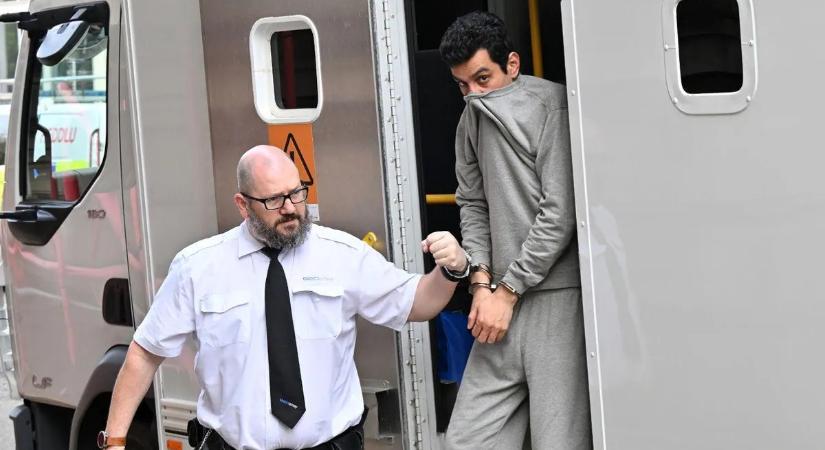 Csak sikolyait hallották annak a nőnek, akit halálra késelt majd a hátsó udvarba temetett férje