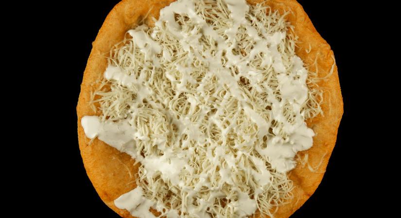 600 forint lesz a lángos egy napig Budapest egyik kedvelt lángosozójában!