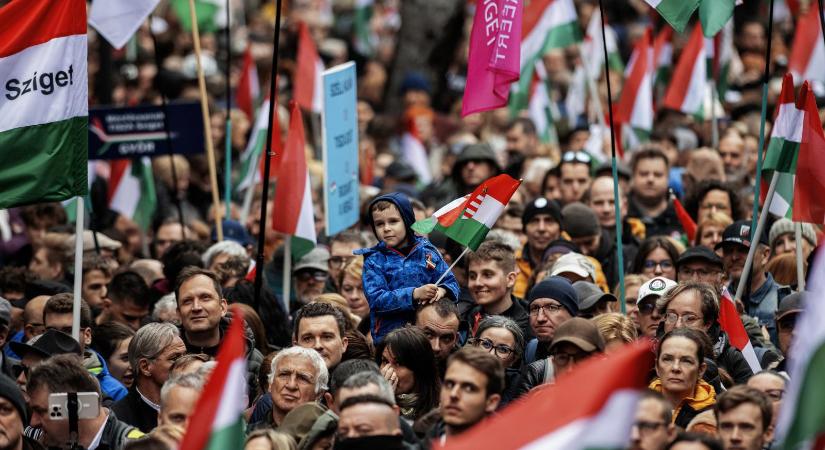 Március 15: Orbán Viktor még feljebb csavarhatja a háborús fenyegetést, ez az ünnep közelebb áll Magyar Péterhez