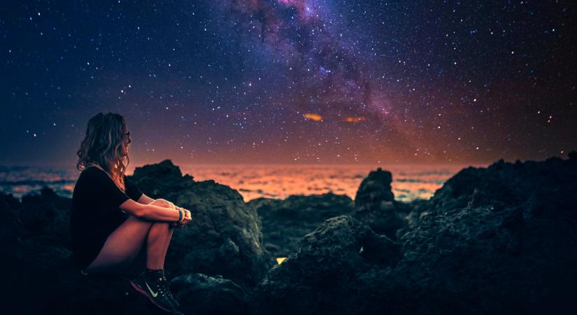 Napi horoszkóp március 14.: a Szüzek jó híreket kapnak, a Skorpiókat komoly felelősség terheli