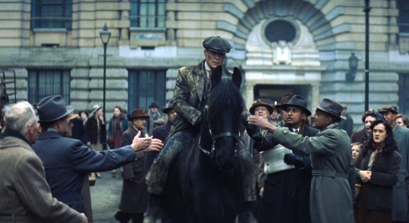 Muszáj ledarálnom a Peaky Blinders-sorozatot A halhatatlan férfi előtt?