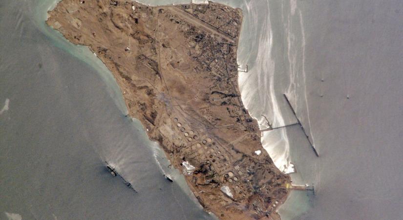 Mi az a Kharg-sziget, amelynek elpusztítása megbénítaná Iránt, de az amerikaiak csak óvatosan lövik?