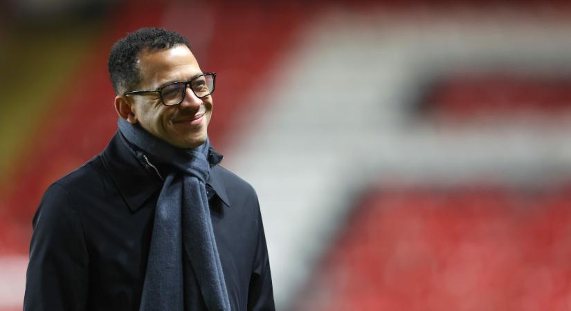 „Öregíteni” kezd a Chelsea