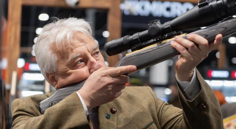 Tatár Sándor: Lejárt...