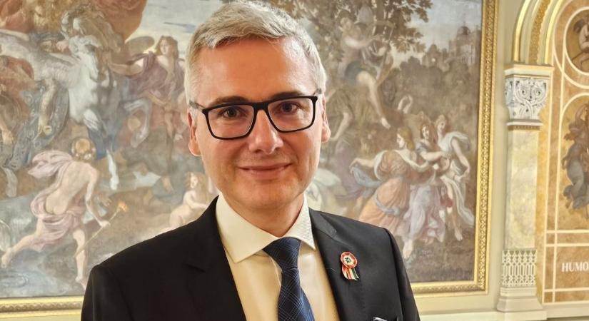 Magas rangú állami kitüntetésben részesült a paksi származású szakember