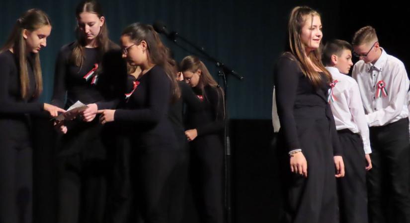 A forradalom női hangjairól szólt a kapuvári ünnepség szónoka - fotók, videó