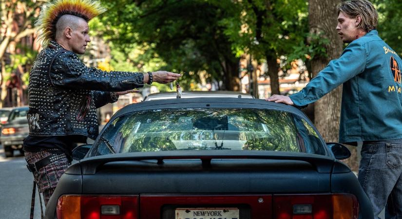 Mától otthonról nézheted: A Rajtakapva végre megérkezett a streamingóriás platformjára!