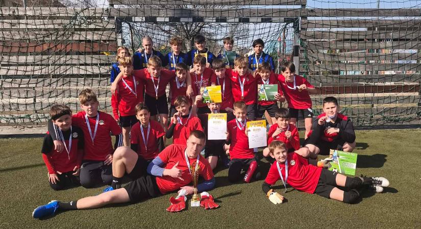 Az Eötvös iskola nyerte a Petőfi 110 – Grosics 100 focitornát