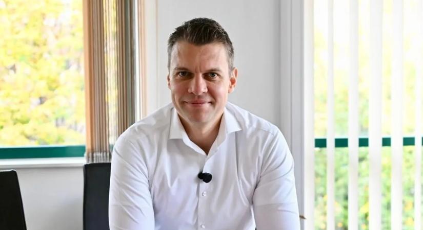 Menczer: A közösségekben hiszek, nem a multinacionális cégekben