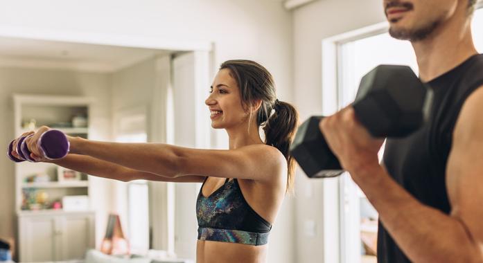 Súlyzós edzés – A 12 legjobb gyakorlat