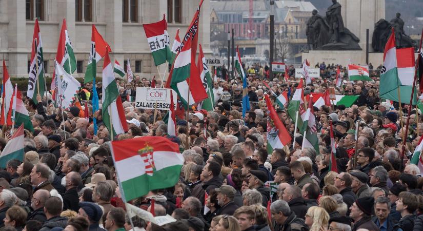 Politikai csatatérré válik a március 15, egy dolog akár a választás sorsát is eldöntheti, így készül Orbán Viktor és Magyar Péter