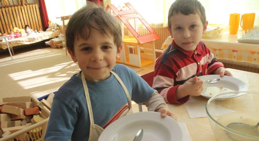 Gyors megoldás, rossz választás: rákattantak a tinik a levesekre, de hatalmas kockázatot vállalnak