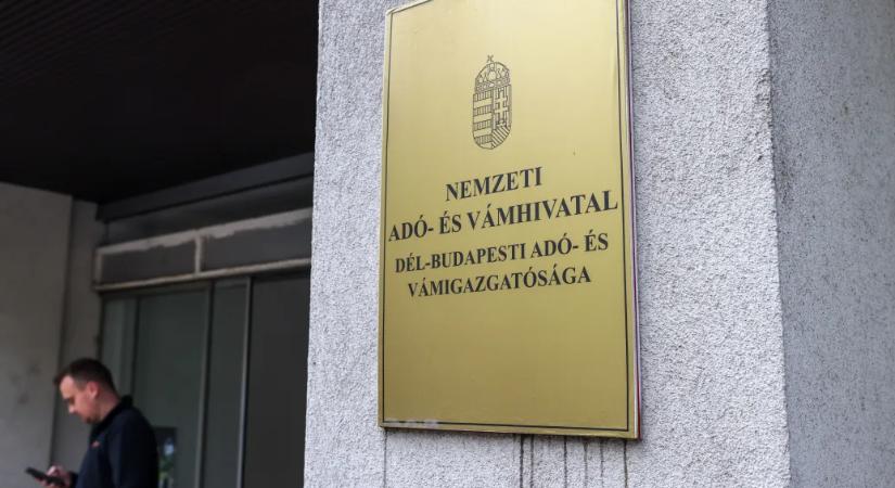 Már elérhető az adóbevallás, néhány perc alatt elintézhetjük