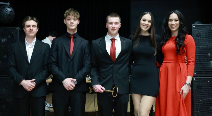 Megvan a győztes – a Garay-bálon hirdették ki az új diákigazgatót (képgalériával)