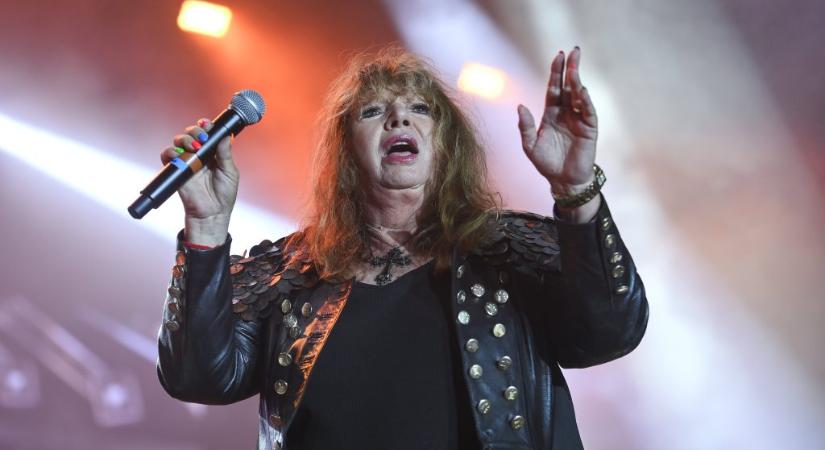 Zalatnay Sarolta imaláncot indít Orbán Viktorért és családjáért