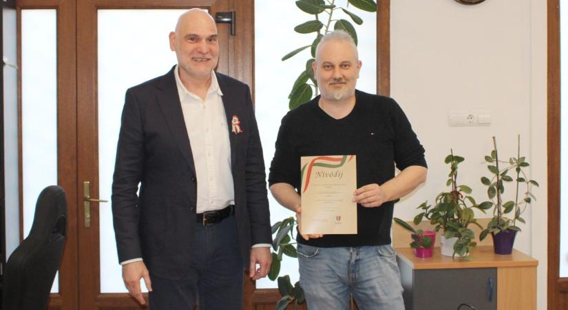 Átadták a szerkesztőség Nívódíját Dunaújvárosban