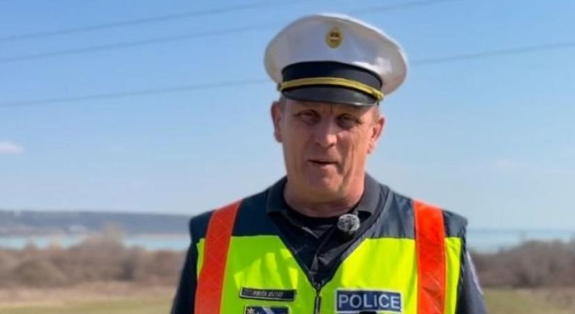 Figyelmeztet a rendőr: sok bringás rossz helyen teker a Balaton körül