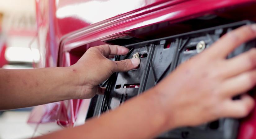 Félmillió forint egy rendszámért? Egyre több különleges tábla tűnik fel Szegeden